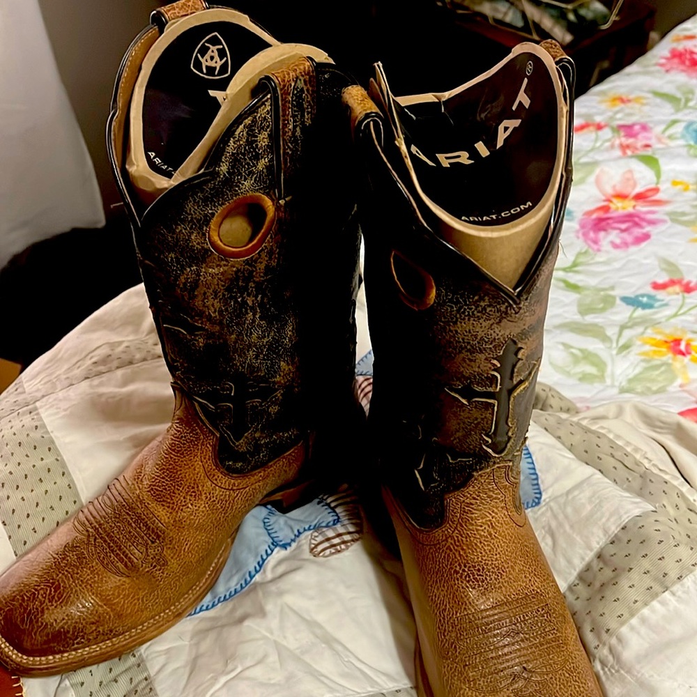 Men’s ariat brown cowboy boots size 10ee
